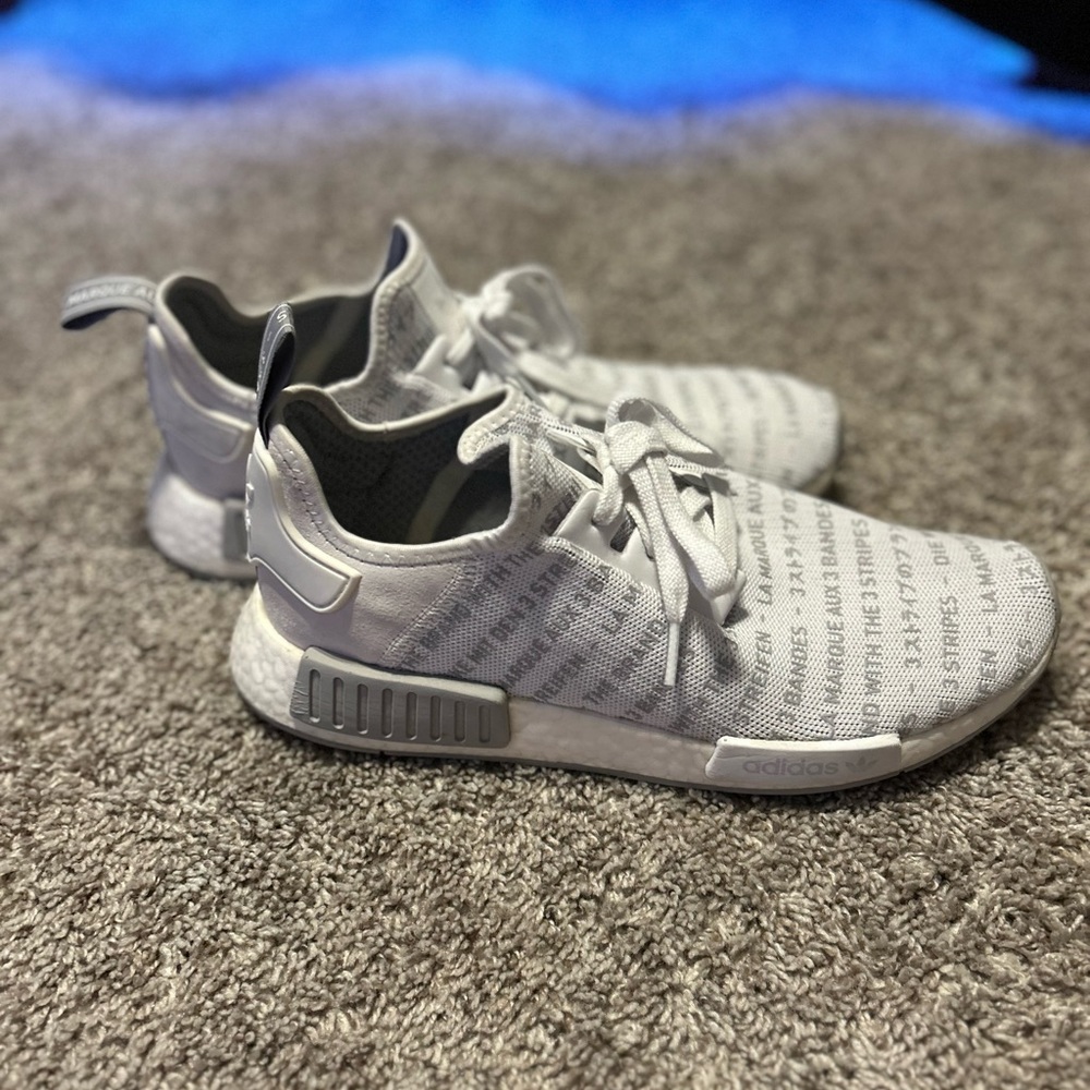 nmd r1 the brand with three stripes